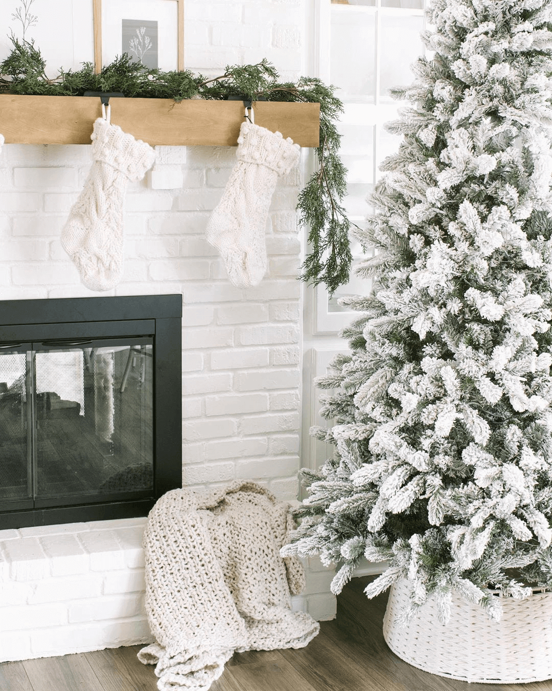 Árvore de Natal Artificial King Flock® 600 Luzes LED Branco Quente