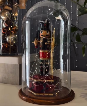 Cúpula Encantada Quebra-Nozes